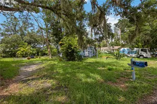 2126 Olentary St, Sarasota, FL 34231 - Photo 5