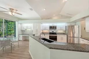 2929 Sandringham Pl, Sarasota, FL 34235 - Photo 9