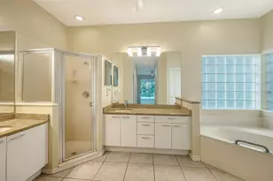 2929 Sandringham Pl, Sarasota, FL 34235 - Photo 13