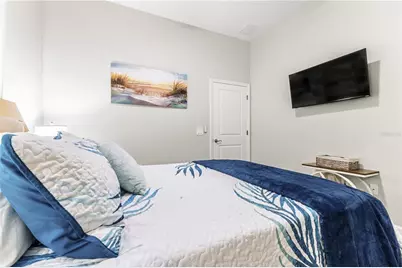 2047 Roselawn Street, Sarasota, FL 34231 - Photo 9