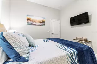 2047 Roselawn St, Sarasota, FL 34231 - Photo 9