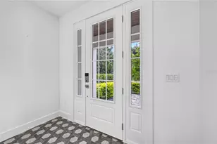 2590 Floyd St, Sarasota, FL 34239 - Photo 3