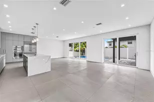 2590 Floyd St, Sarasota, FL 34239 - Photo 11