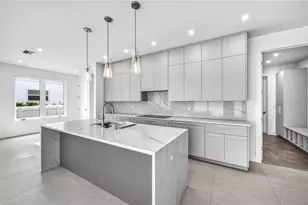 2590 Floyd St, Sarasota, FL 34239 - Photo 27
