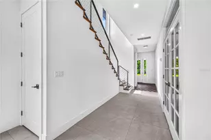 2590 Floyd St, Sarasota, FL 34239 - Photo 5