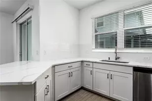 254 Via Anina Dr, Sarasota, FL 34243 - Photo 5