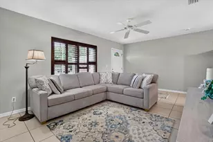 879 E Seminole Dr, Venice, FL 34293 - Photo 7