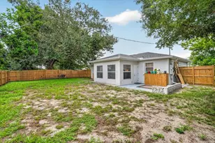 879 E Seminole Dr, Venice, FL 34293 - Photo 33