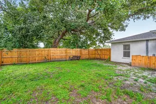 879 E Seminole Dr, Venice, FL 34293 - Photo 29