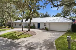 5505 Beneva Woods Cir, Sarasota, FL 34233 - Photo 3