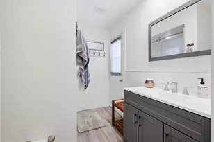 5505 Beneva Woods Cir, Sarasota, FL 34233 - Photo 23