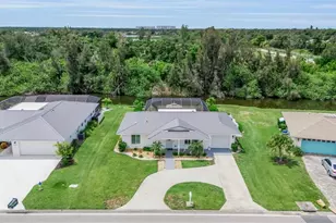 720 S Gondola Dr, Venice, FL 34293 - Photo 7