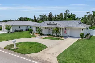 720 S Gondola Dr, Venice, FL 34293 - Photo 3