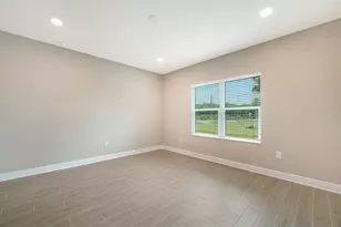 2373 Blue Mahoe Ln, Sarasota, FL 34240 - Photo 19