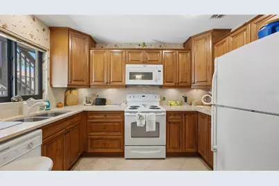 1638 Stickney Point Road #38-102, Sarasota, FL 34231 - Photo 17