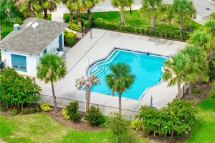 724 Royal Empress Dr, Ruskin, FL 33570 - Photo 3