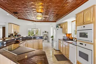 505 59th St, Bradenton Beach, FL 34217 - Photo 9