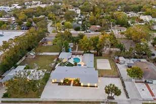 2069 Bougainvillea St, Sarasota, FL 34239 - Photo 1