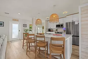 2069 Bougainvillea St, Sarasota, FL 34239 - Photo 7