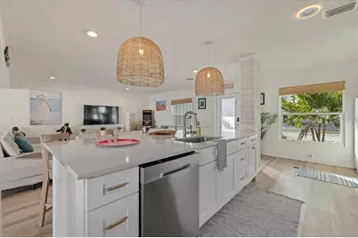 2069 Bougainvillea Street, Sarasota, FL 34239 - Photo 9