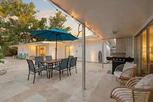 2069 Bougainvillea St, Sarasota, FL 34239 - Photo 25