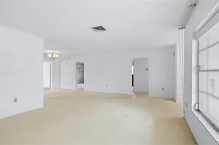 7005 Antigua Pl, Sarasota, FL 34231 - Photo 9