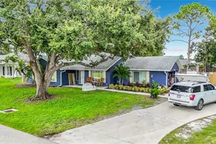 1953 Rolling Green Cir, Sarasota, FL 34240 - Photo 11