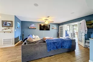 1953 Rolling Green Cir, Sarasota, FL 34240 - Photo 17