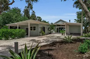 1275 Port Ln, Sarasota, FL 34242 - Photo 7
