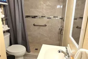 2031 4th St, Sarasota, FL 34237 - Photo 17