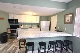 2031 4th St, Sarasota, FL 34237 - Photo 3