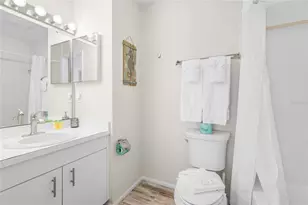 6250 Holmes Blvd, Holmes Beach, FL 34217 - Photo 19