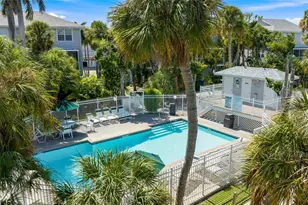 6250 Holmes Blvd, Holmes Beach, FL 34217 - Photo 37