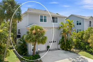 6250 Holmes Blvd, Holmes Beach, FL 34217 - Photo 31