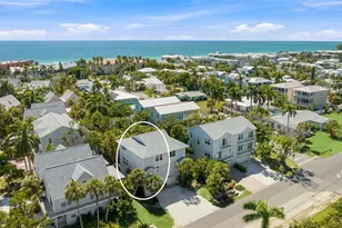 6250 Holmes Blvd, Holmes Beach, FL 34217 - Photo 3