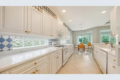 8224 Nice Way, Sarasota, FL 34238 - Photo 15