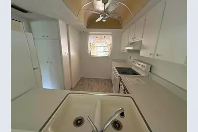 2536 Clubhouse Circle #202, Sarasota, FL 34232 - Photo 9