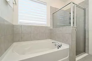 3551 74th Ave Circle E, Sarasota, FL 34243 - Photo 17
