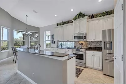 7163 Sandhills Place, Lakewood Ranch, FL 34202 - Photo 9