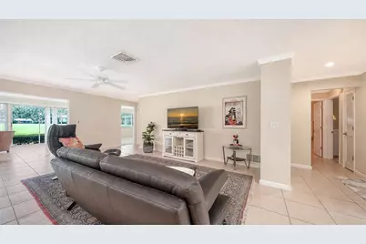 5621 Palm Aire Drive, Sarasota, FL 34243 - Photo 11