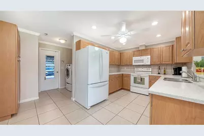 5621 Palm Aire Drive, Sarasota, FL 34243 - Photo 21