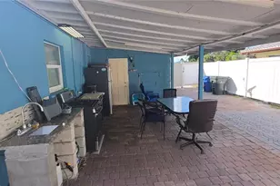 3609 Schwalbe Dr, Sarasota, FL 34235 - Photo 15