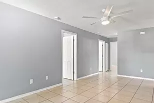 5717 E 11th Street E, Bradenton, FL 34203 - Photo 3