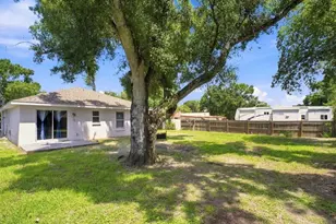 5717 E 11th Street E, Bradenton, FL 34203 - Photo 21