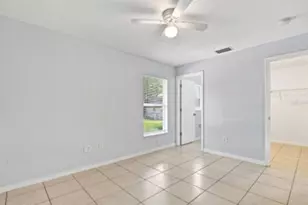 5717 E 11th Street E, Bradenton, FL 34203 - Photo 11