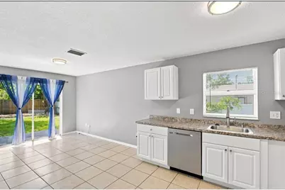 5717 E 11th Street E, Bradenton, FL 34203 - Photo 7