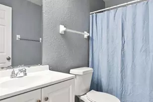 5717 E 11th Street E, Bradenton, FL 34203 - Photo 15