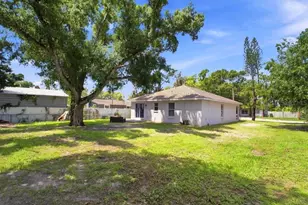 5717 E 11th Street E, Bradenton, FL 34203 - Photo 25