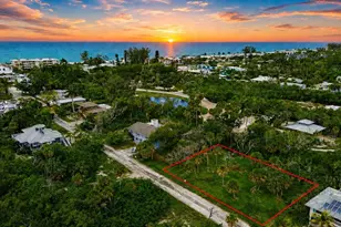 561 Gulf Bay Rd, Longboat Key, FL 34228 - Photo 1