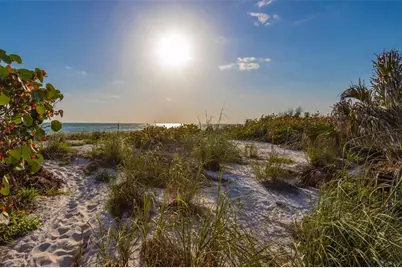 561 Gulf Bay Road, Longboat Key, FL 34228 - Photo 15